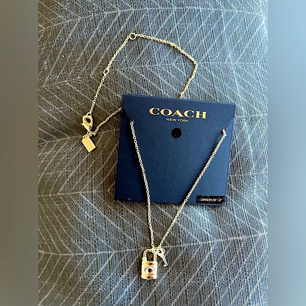 NWT 🌟 Coach Lock and Key 16 inch Necklace